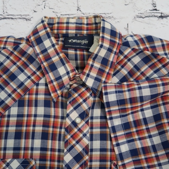 Wrangler VTG  Women Button Down Lot of 2 Shirts Pearl Snap Short Sleeve Plaid M - Picture 3 of 16